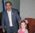 Республиканский конкурс детского рисунка, посвященный Году человека труда, назывался «Профессии моих родителей». 